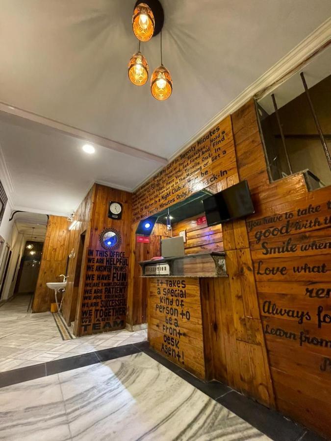 Travel Monkey Hostel Agra  Dış mekan fotoğraf