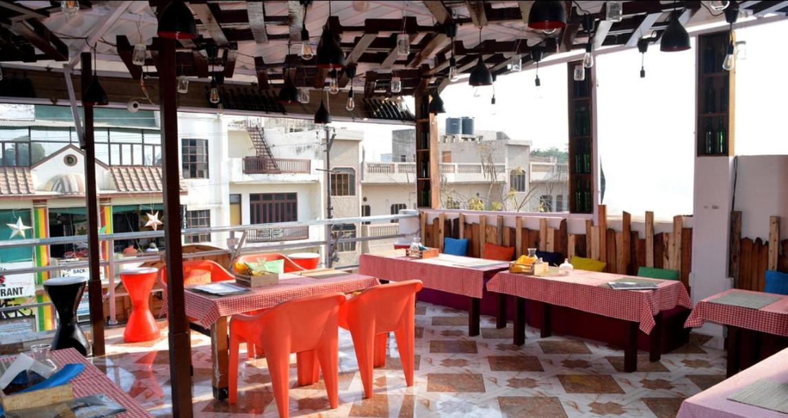 Travel Monkey Hostel Agra  Dış mekan fotoğraf