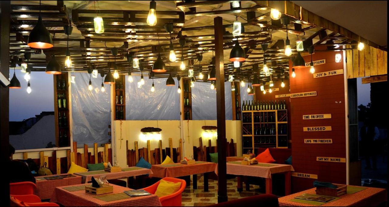 Travel Monkey Hostel Agra  Dış mekan fotoğraf