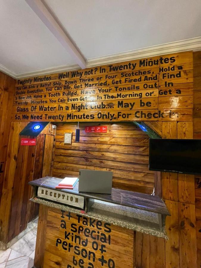 Travel Monkey Hostel Agra  Dış mekan fotoğraf