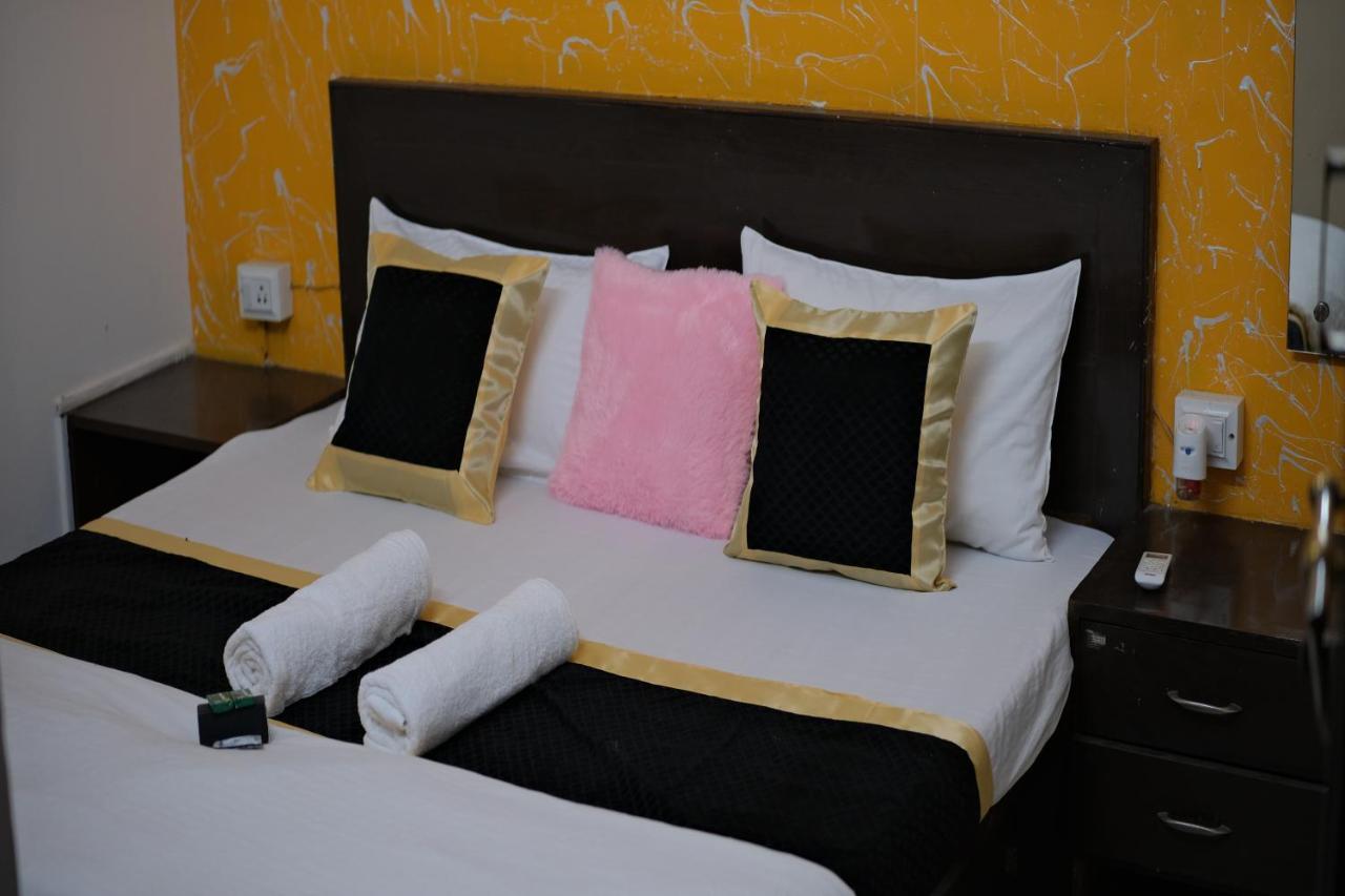 Travel Monkey Hostel Agra  Dış mekan fotoğraf