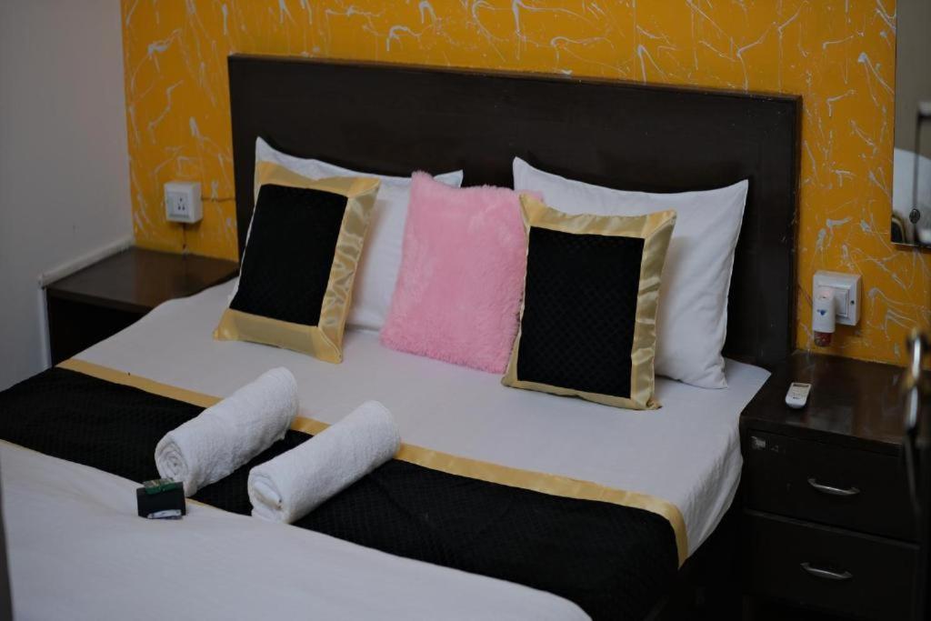 Travel Monkey Hostel Agra  Dış mekan fotoğraf