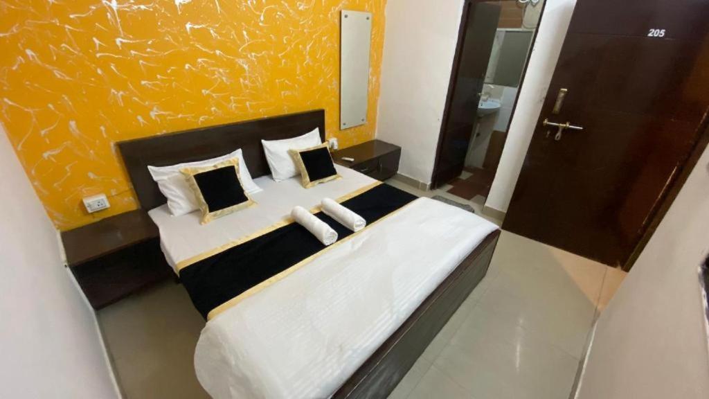 Travel Monkey Hostel Agra  Dış mekan fotoğraf